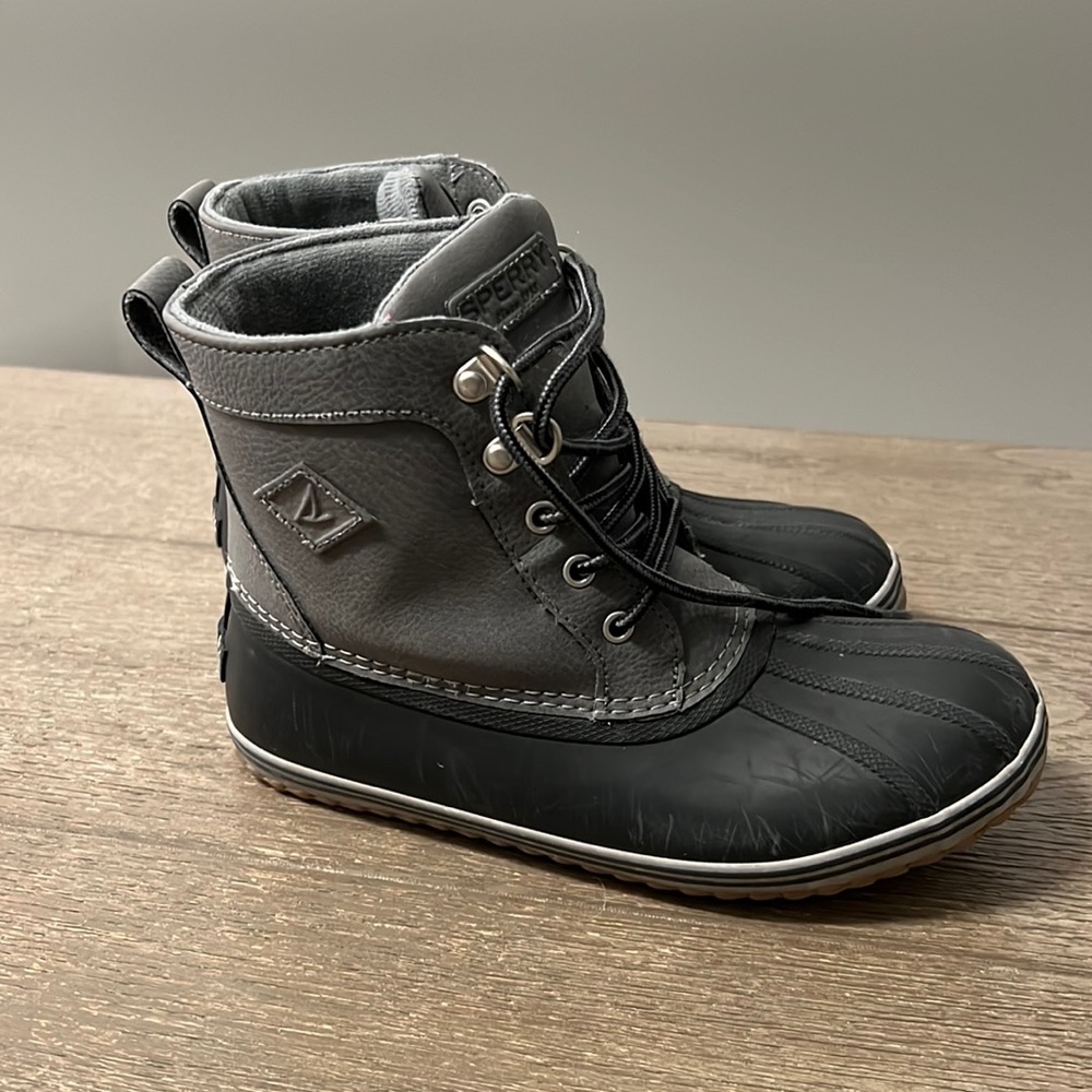 Boys bowline, Sperry Topsider boot size 3 little boy
